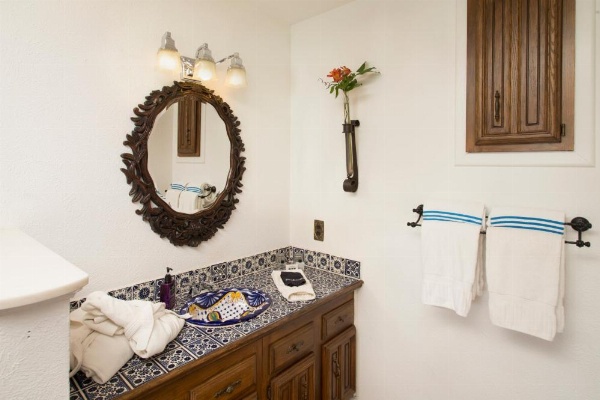 Lakehouse Bed and Breakfast image 10