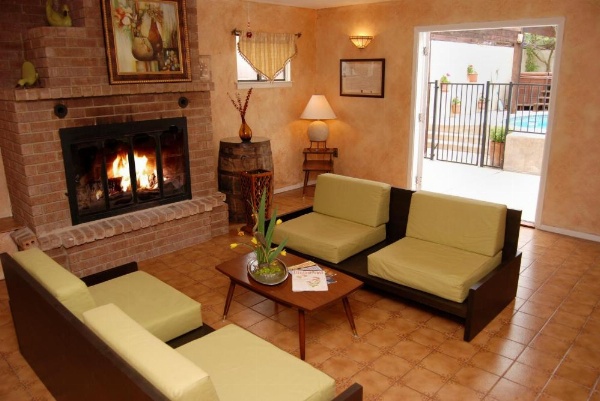 Lakehouse Bed and Breakfast image 18