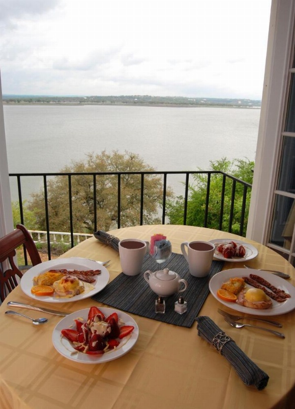 Lakehouse Bed and Breakfast image 22