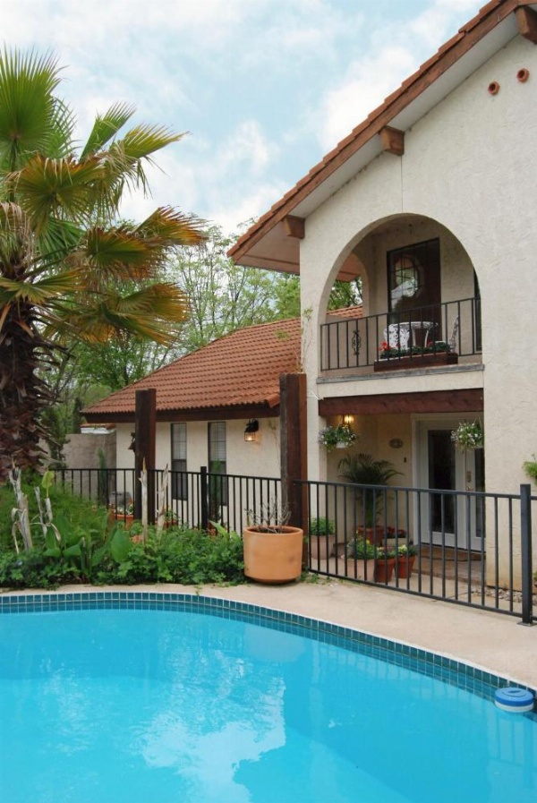 Lakehouse Bed and Breakfast image 26