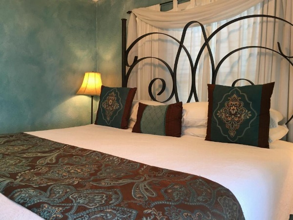 Lakehouse Bed and Breakfast image 27